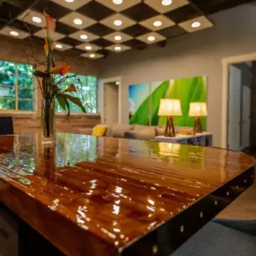 Incognito #3 : located 1 block from The Scotsman