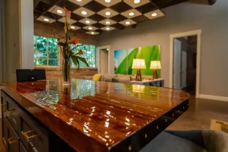 Incognito #3 : located 1 block from The Scotsman