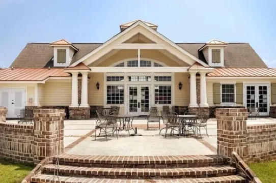 Kenzie’s Corner | Modern | Comfort | Resort