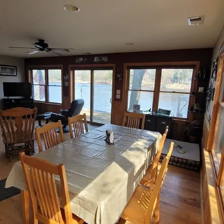 Lake home close to Nordic Mountain and area golf courses.