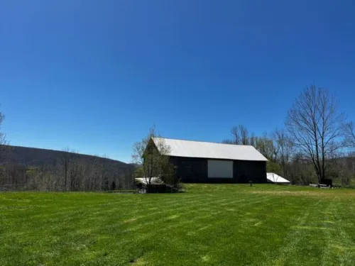 Windham Farmhouse Escape w/hot tub