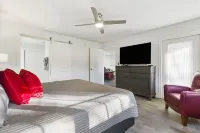 2 bedroom, 2 bath ground floor condo with indoor pool minutes from Branson strip