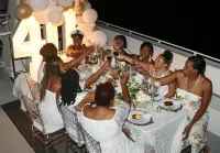 84’YACHT, DEEP SPRING DISCOUNTS,KING BEDS,MASSAGES,CHEF,KAYAKS,SUP