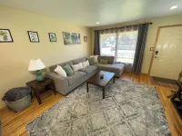 Clean and Bright Cottage, 3 Bedroom with Game Room and Laundry! Hotels in Myrtletown