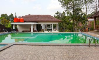 RedDoorz at Alam Hegar Cisarua Puncak