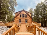 Luxe Mountain getaway only 15 minutes from the city! - Chalets