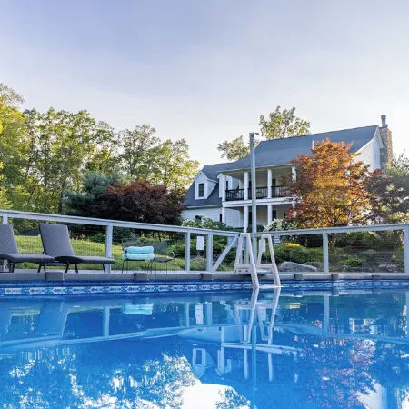 NEW Spectacular Views & Private space on a Scenic Mountain 40ft Salt Water Pool