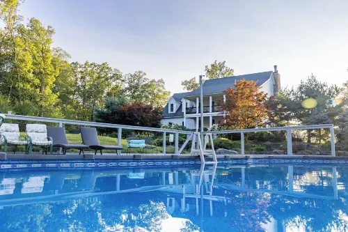 NEW Spectacular Views & Private space on a Scenic Mountain 40ft Salt Water Pool