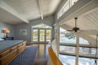 Morningside. Waterfront home with seasonal dock and float, Pet friendly!