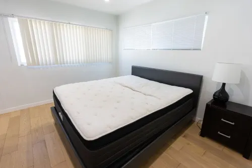 Cedar-Sinai Condo Perfect for Travelling Nurse or Professional