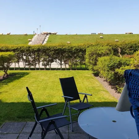 Residence on the sandy beach-EG-barrier-free-terrace-50m from the "water's edge"