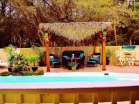 TIKI POOL & SPA, GOLF CART, KAYAK, WATERFALL, FIREPIT EXCELLENT LIGHTHOUSE VIEWS - ビーチサイド
