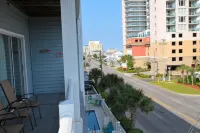 You Found It! Spacious Luxury 8 Bedroom Villa! 6.5 Bath, WiFi, Pool, Hot Tub