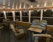 Beautiful Bi-level. Game room with pool table, 5 UHDTVs, WiFi. Central heat/air.