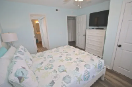 Surf Condo 518 - HeavenLee by the Sea - First Floor End Unit