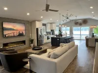 Lakefront Luxury Living: Chef's Kitchen, Fire Pit, Stunning Views & Boat Rental