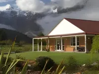 Misty Peaks Guesthouse