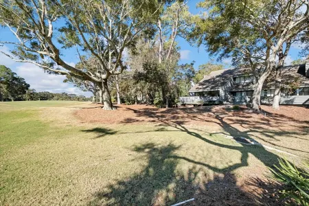 Daze Off! Stunning two bedroom with loft Turnberry end unit Villa