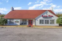 Condo in Legends Golf Course Resort  with a great Pub Next Door to the Unit - WiFi