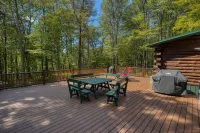 Charming Ski In/Ski Out Log Cabin at Hidden Valley