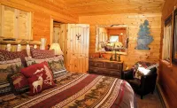 Lemmon Lodge Riverfront Cabin #12 with Private Beach on Grand Lake! Hotels in Grand Lake