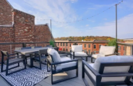 The Addison- Luxury Townhome w/ Rooftop Patio