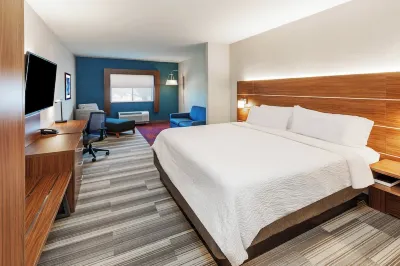 Holiday Inn Express & Suites Del Rio