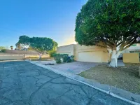 PETS STAY FREE! 2 bed/2.5 ba townhome on Golf Course in the Foothills of Yuma
