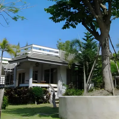 Lumphachi Lakehill Resort Hotels near Kao Chan Waterfall