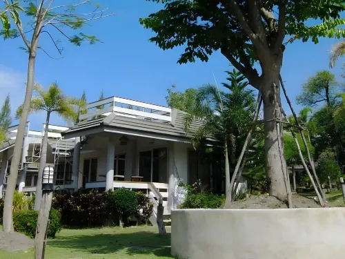 Lumphachi Lakehill Resort