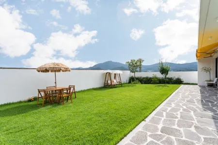 Gyeongju 835 Staypool Villa Отели рядом с достопримечательностью «Namsan Mountain»