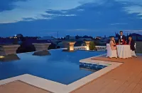 ذا أكسانا هوتل - مسبح