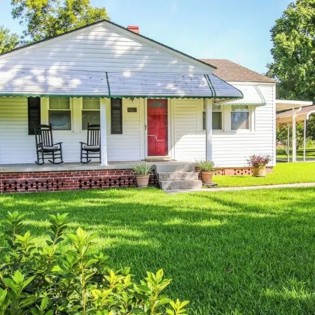 Miss Audrey’s House is a charming cottage in the heart of historic Richmond Hill
