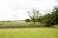 Stone Built Cottage with Large Enclosed Garden & Private Lake Area