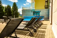 Hotel Golden Palace - Pools