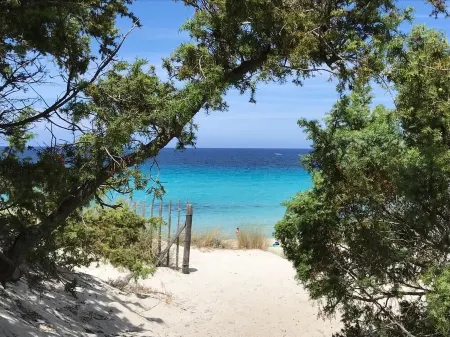 Appartement T3, Face à la Mer, à 5 mn en Voiture des Plages et du Centre-ville Отели в г. L'Ile-Rousse