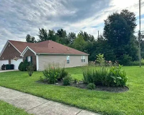 Charming 2-bedroom townhome with High Speed wifi and smart TV’s in Radcliff Hotels in Radcliff