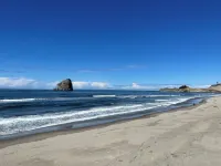 Beachfront 3-bedroom 2-bath beachhouse with WiFi in charming Pacific City