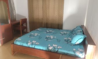 Assembly Hotel - Esiama