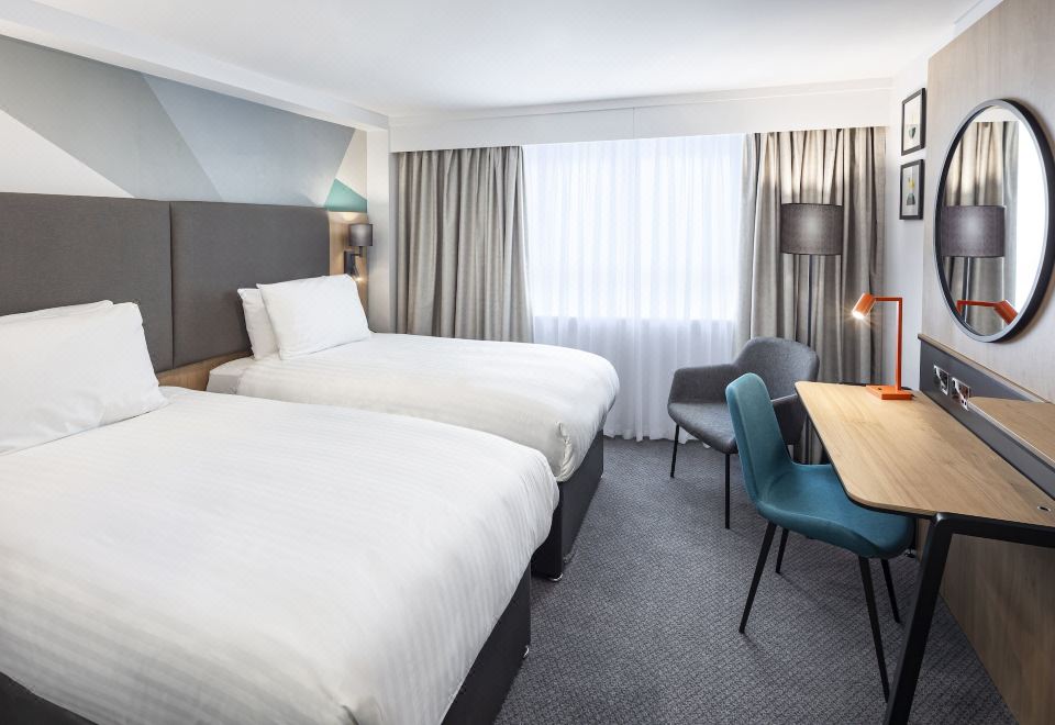 3. 홀리데이 인 아..