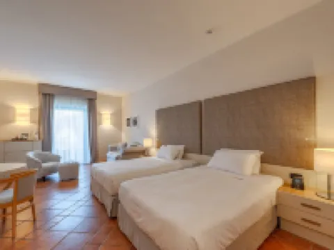 アカイア ゴルフ リゾート & スパ ヴェルノレのホテル