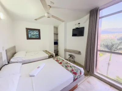 Hotel Macedonia Plaza Medellin Hotels near Parroquia el Carmelo