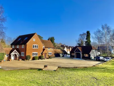 Hillside Farm Barn Apartments Hotels near Stoke Park