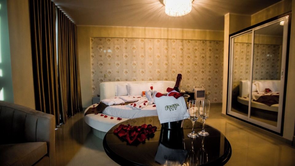 Joneya Hotel