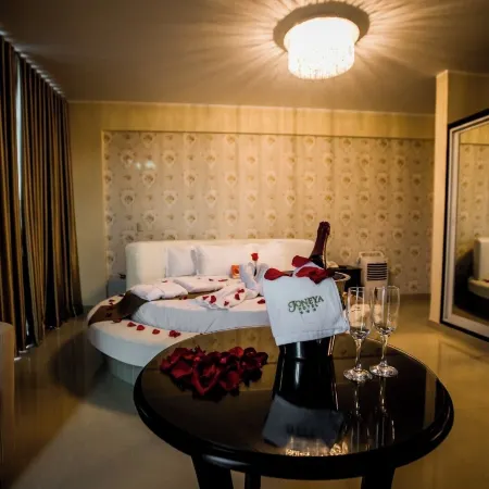 Joneya Hotel