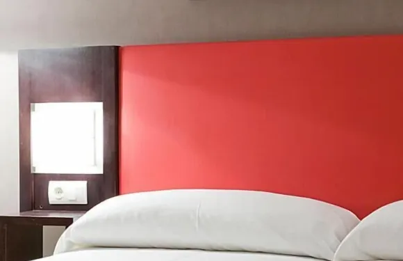 卡洛斯三世旅館