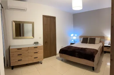 Spinola Bay Apt - Beatiful 3-Double Bed Apt Near Beach in Prime Location Hoteles en Swieqi