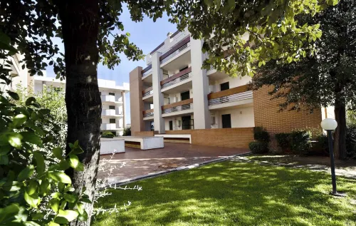 Residence with Pool in San Vincenzo