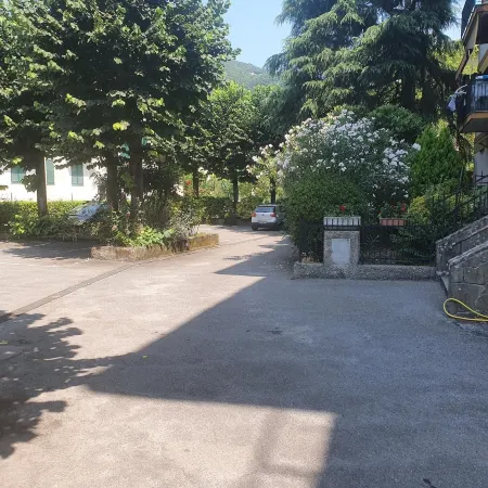 Close to Golf Court Flat