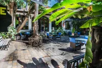 Hôtel du Roi Christophe Отели в г. 